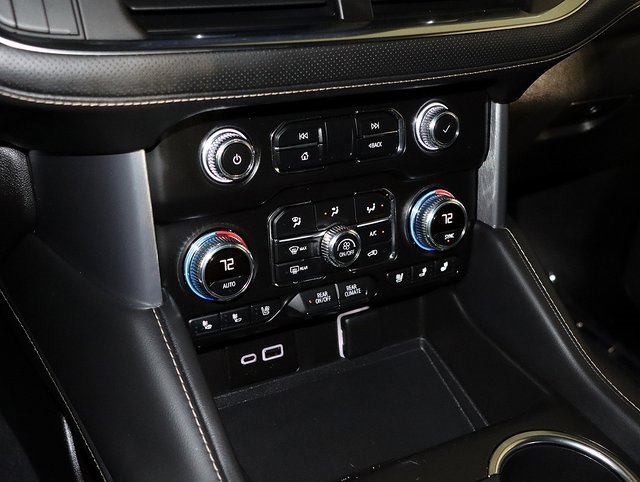 Used 2023 GMC Yukon XL SLT w/ SLT Premium Package image 23
