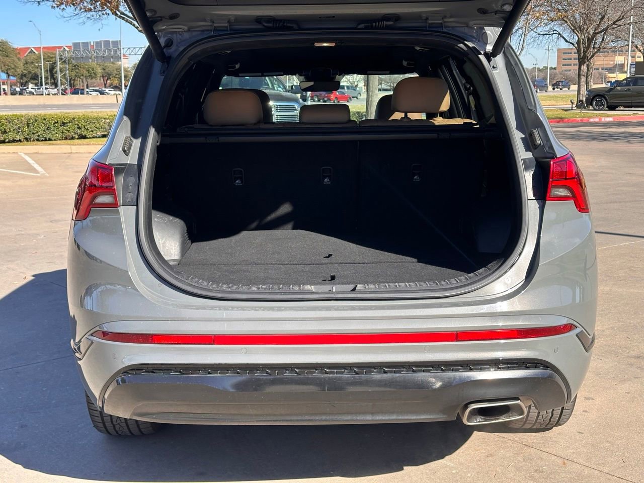 Used 2023 Hyundai Santa Fe Calligraphy w/ Cargo Package image 17