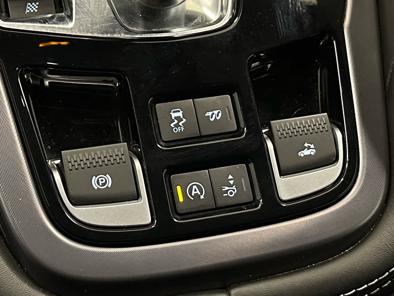 Used 2024 Jaguar F-TYPE R image 30