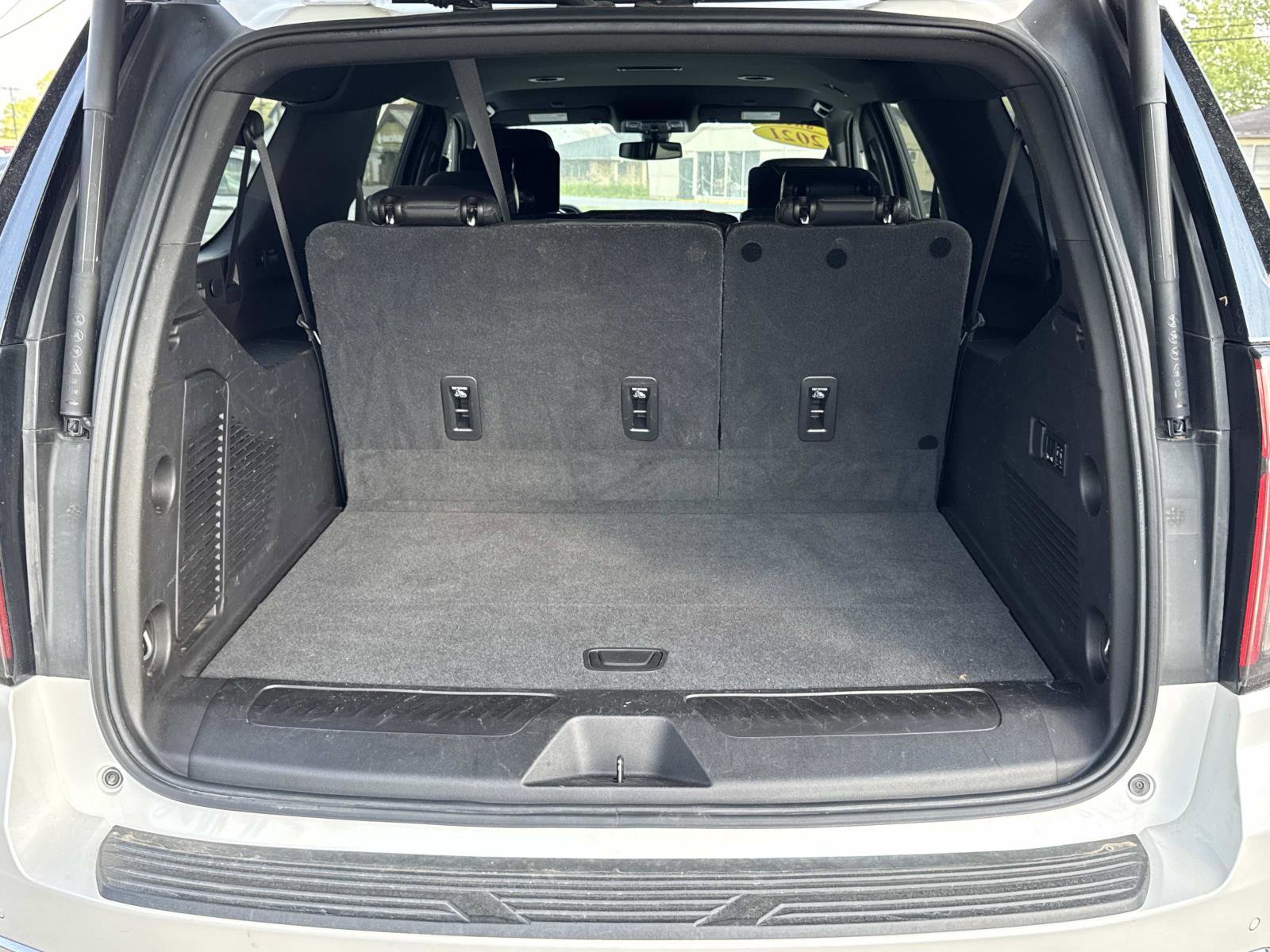 Used 2021 Chevrolet Suburban LT w/ Luxury Package image 6