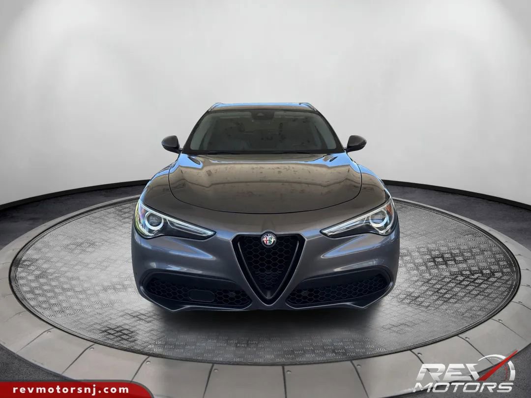 Used 2018 Alfa Romeo Stelvio Ti AWD/4WD image 8
