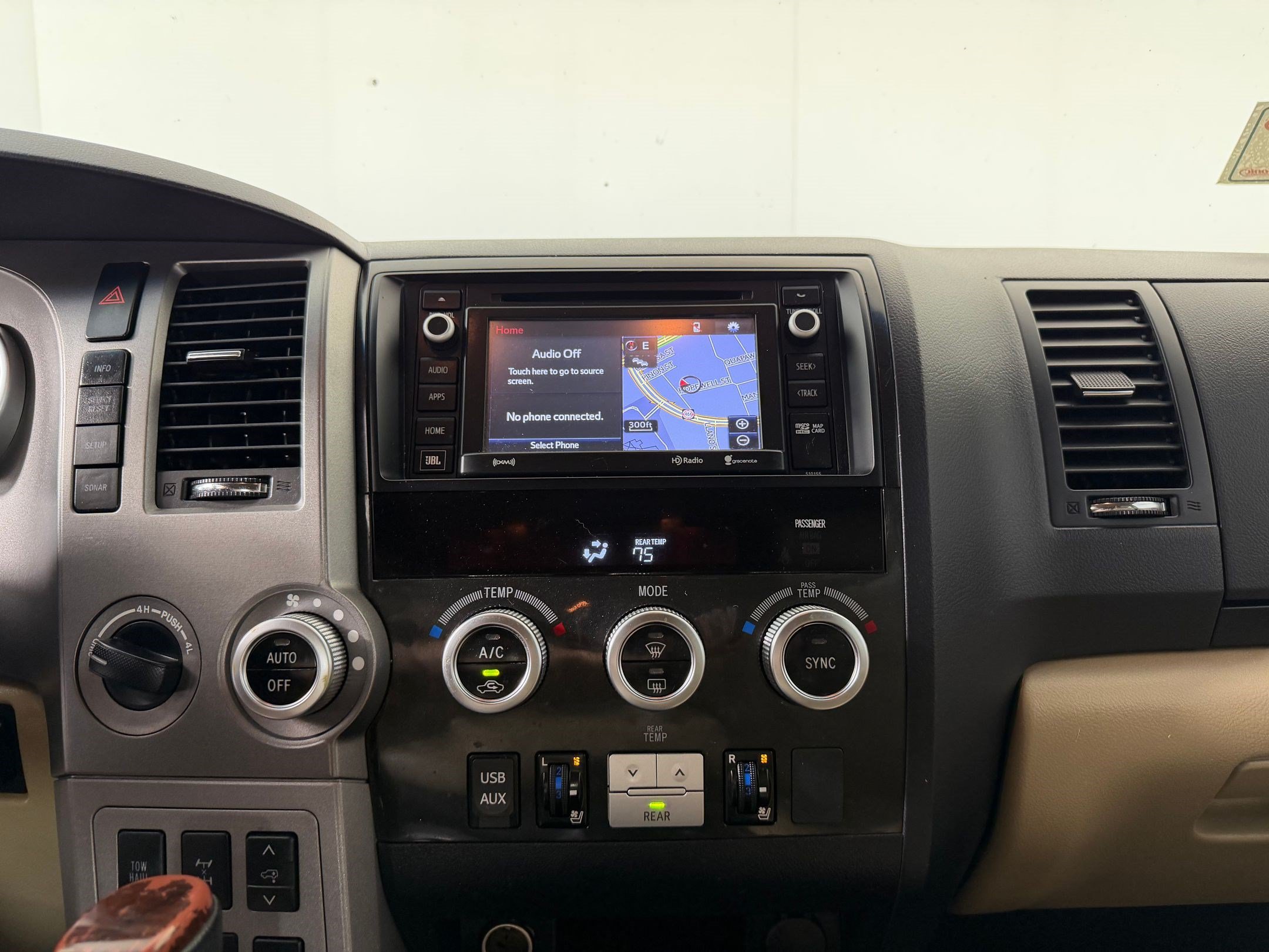Used 2016 Toyota Sequoia Platinum AWD/4WD image 15