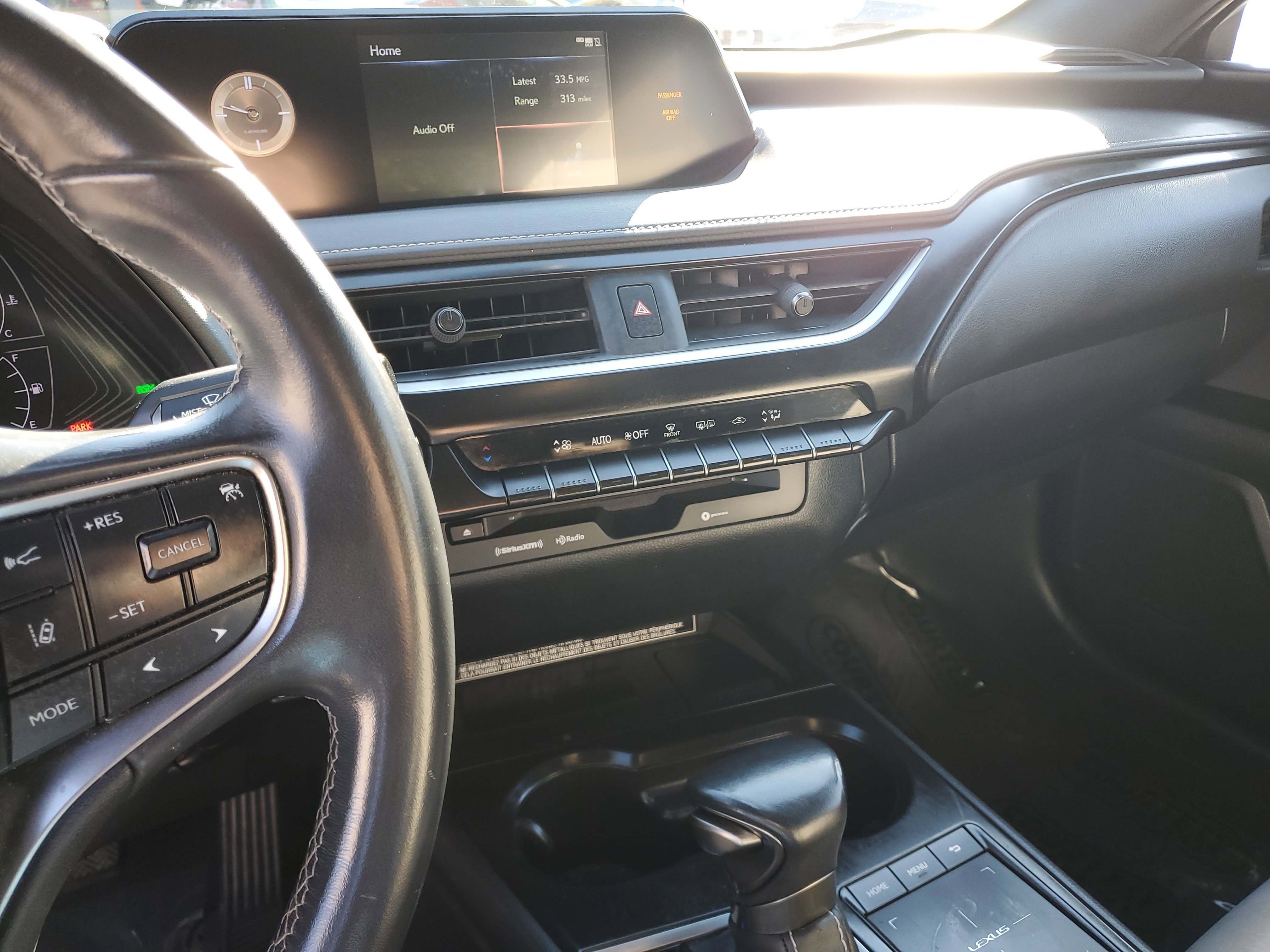 Used 2021 Lexus UX 200 w/ Accessory Package (Z1) image 27