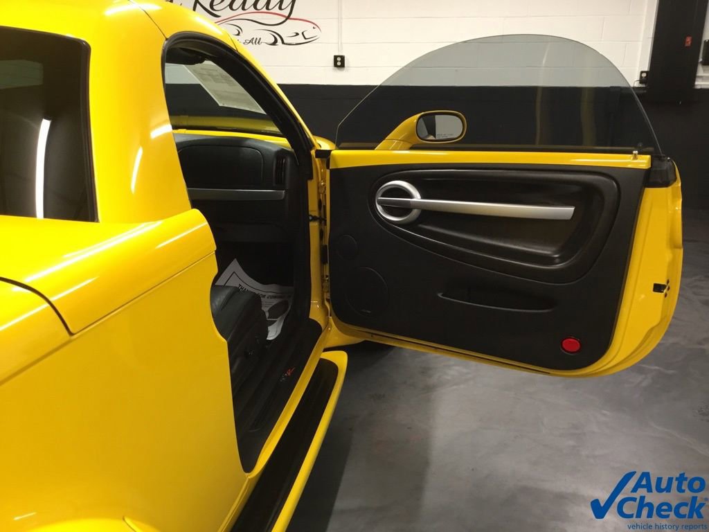 Used 2003 Chevrolet SSR w/ Preferred Equipment Group RWD image 39