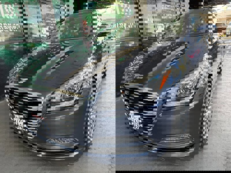 Used 2015 Hyundai Genesis 5.0 image 3