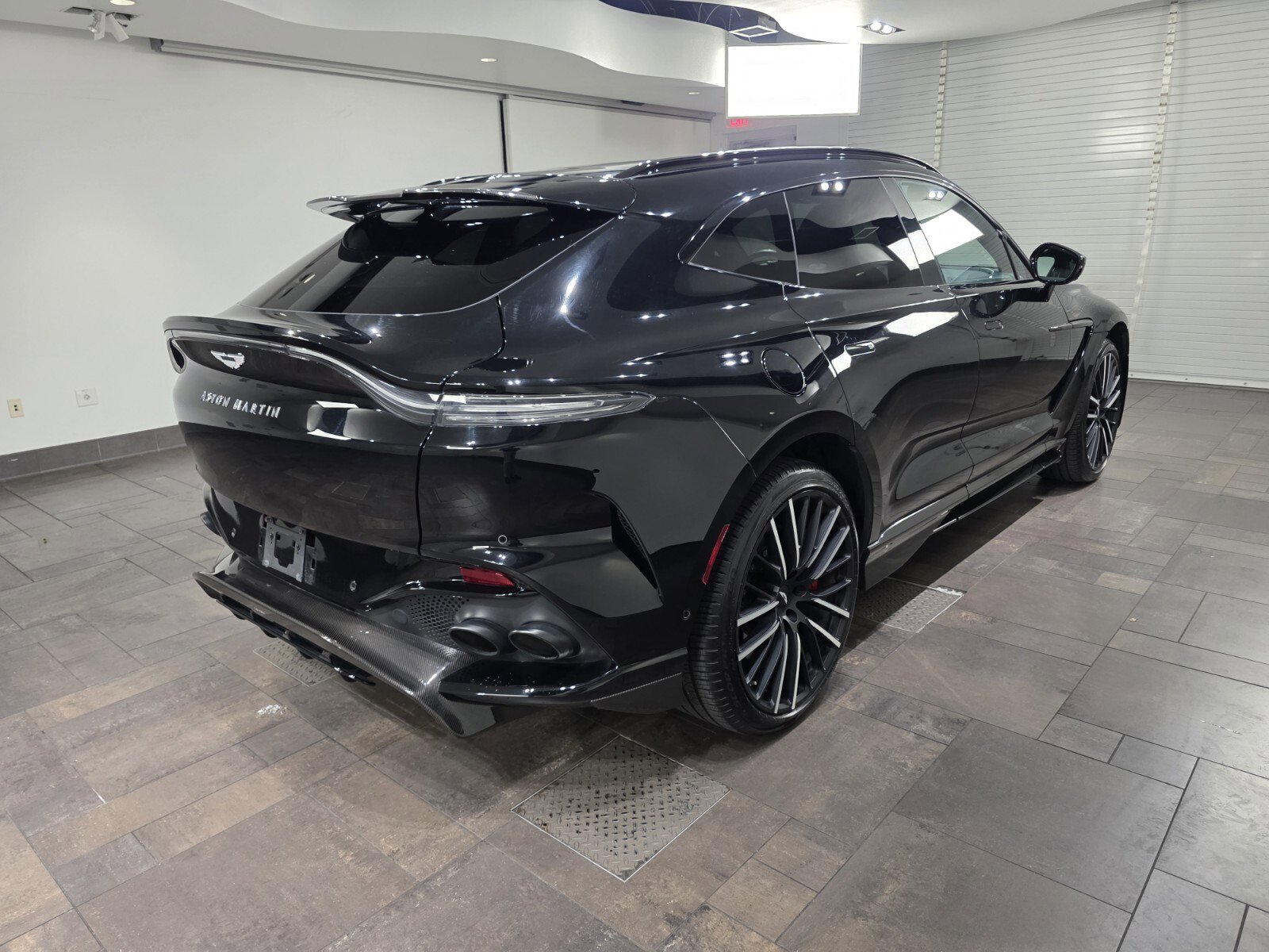 Used 2023 Aston Martin DBX 707 image 26