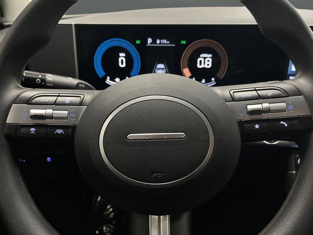 Used 2025 Hyundai Tucson SE image 13