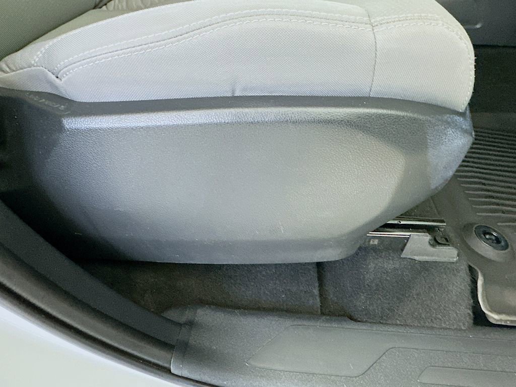 Used 2022 Toyota Tundra SR5 w/ SR5 Convenience Package RWD image 21