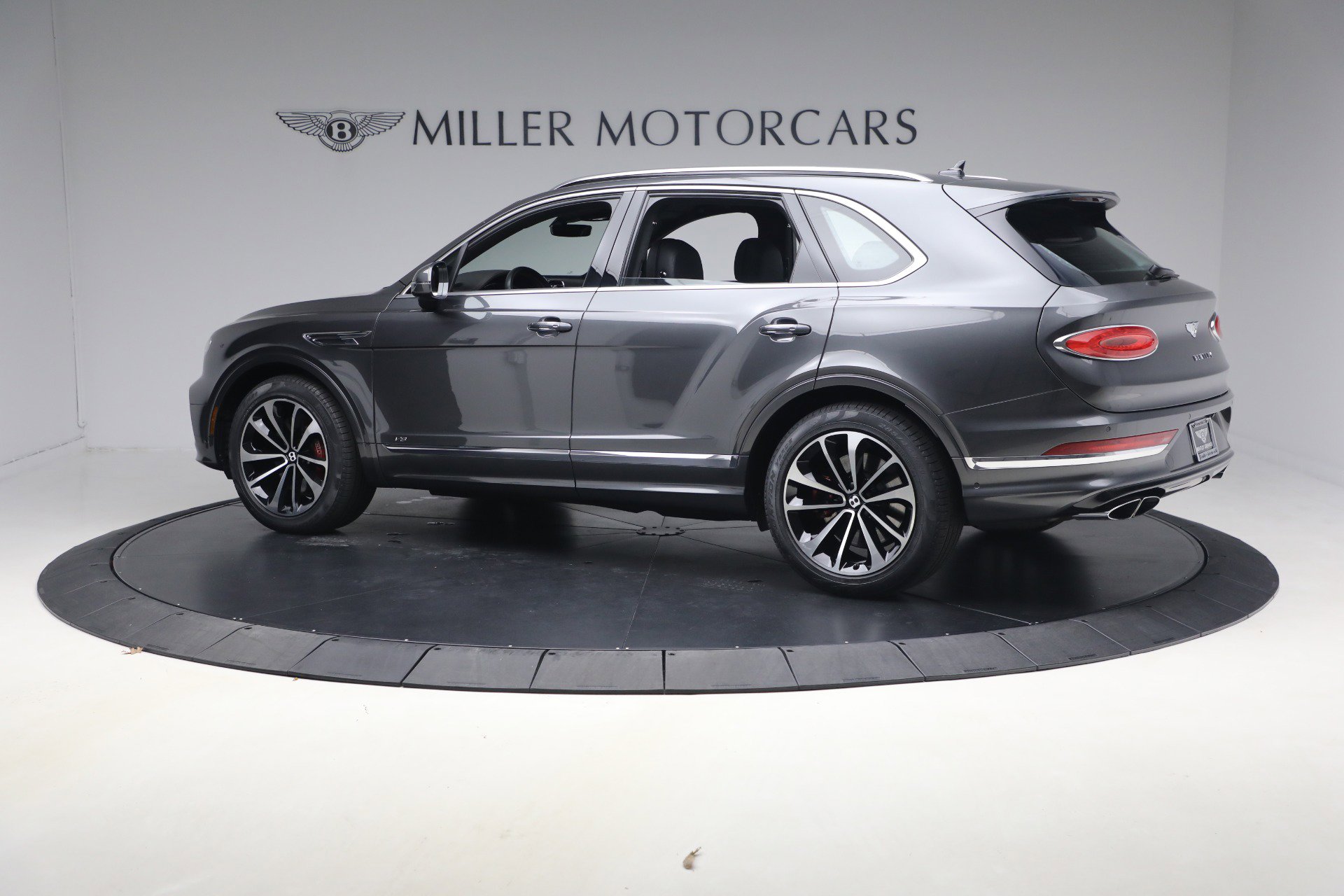 Certified 2021 Bentley Bentayga image 4