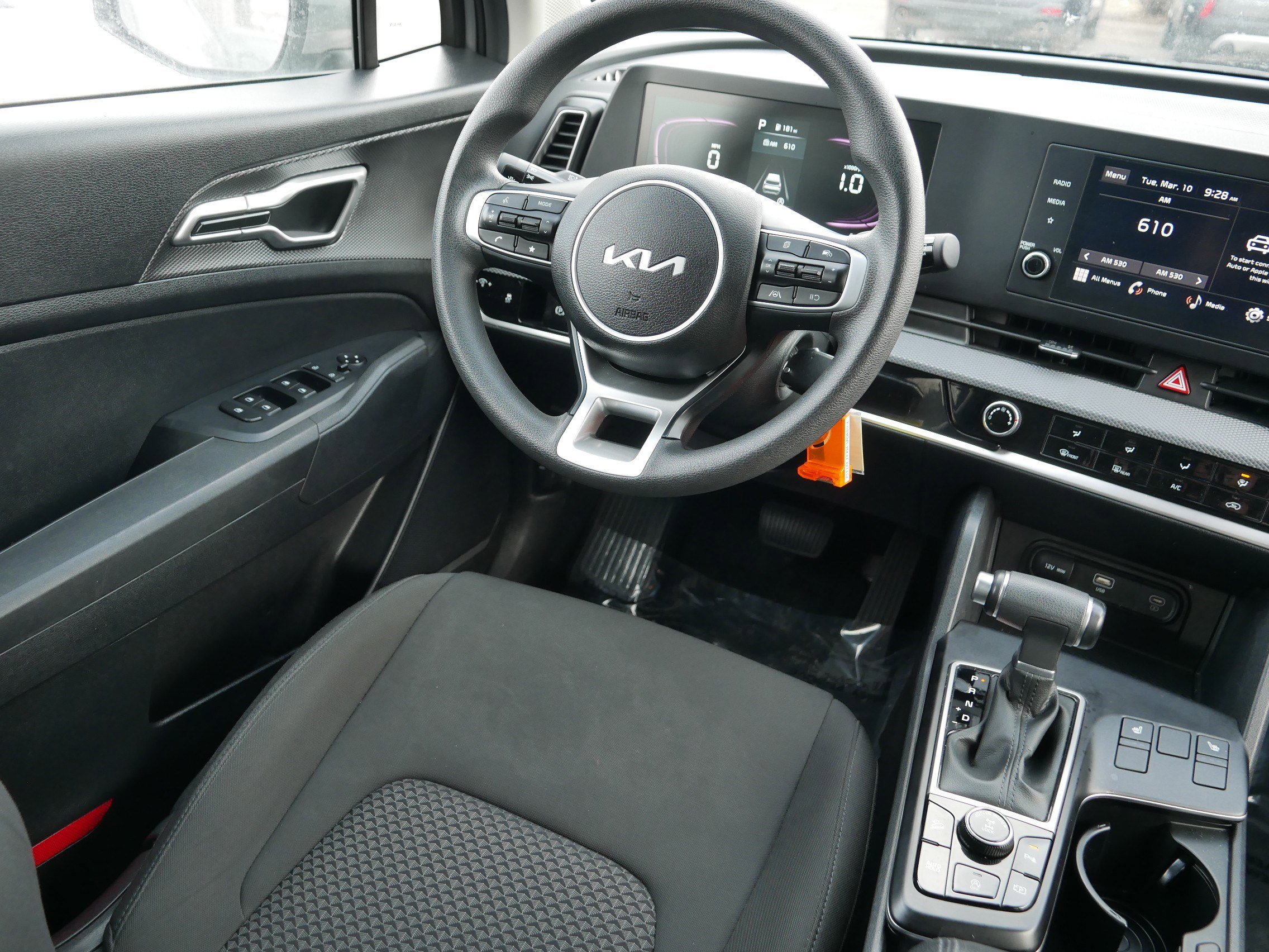 Certified 2024 Kia Sportage LX image 9