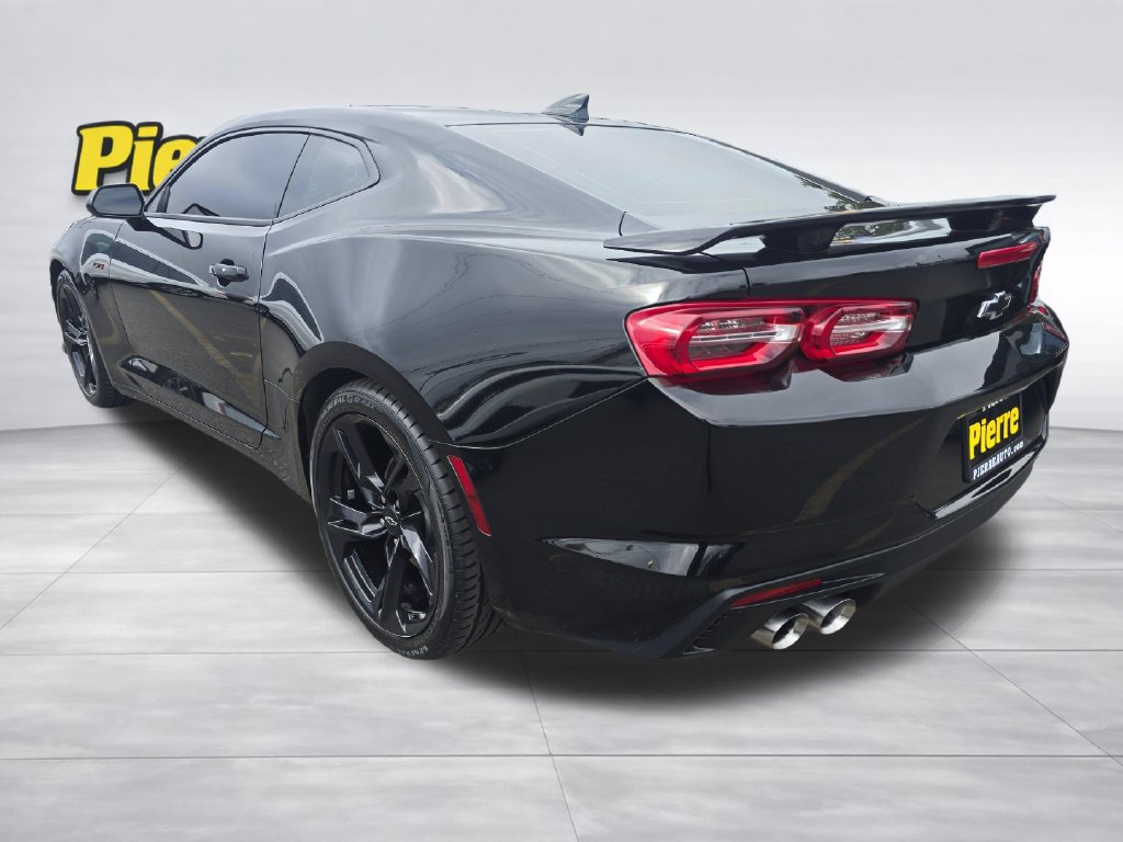 Used 2021 Chevrolet Camaro LT w/ Technology Package RWD image 3