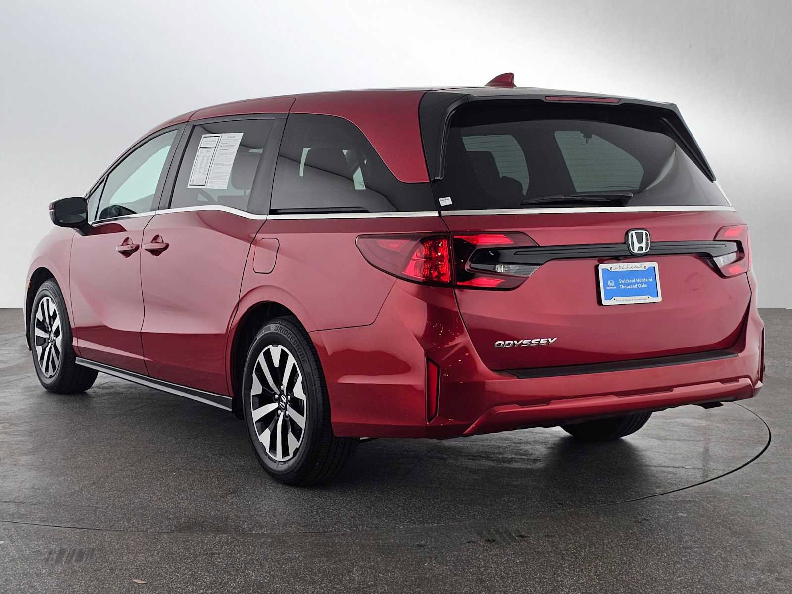 Certified 2025 Honda Odyssey EX-L image 5
