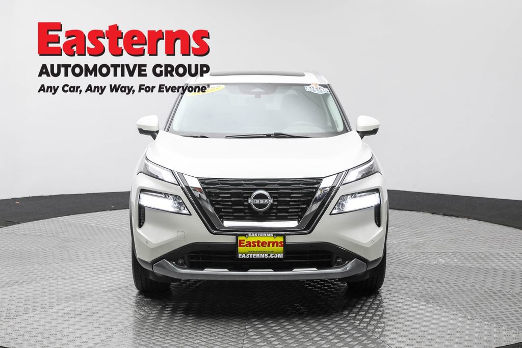 Used 2022 Nissan Rogue SL w/ SL Premium Package image 2