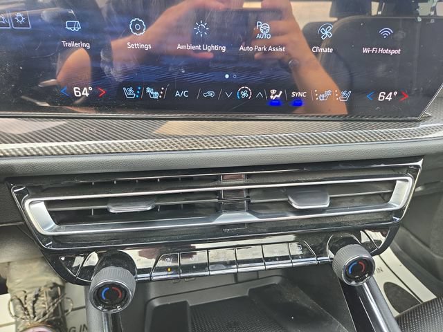 Used 2026 Chevrolet Traverse High Country w/ LPO, Floor Liner Package AWD/4WD image 27