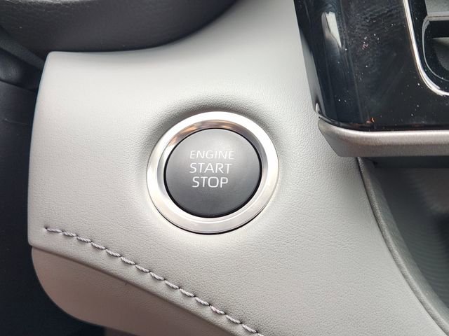 Used 2026 Toyota Highlander Limited image 14