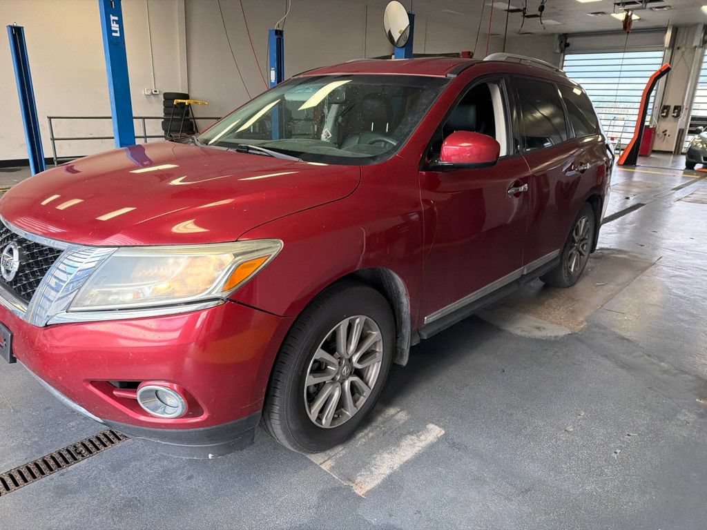 Used 2014 Nissan Pathfinder SL w/ Cargo Package AWD/4WD image 3