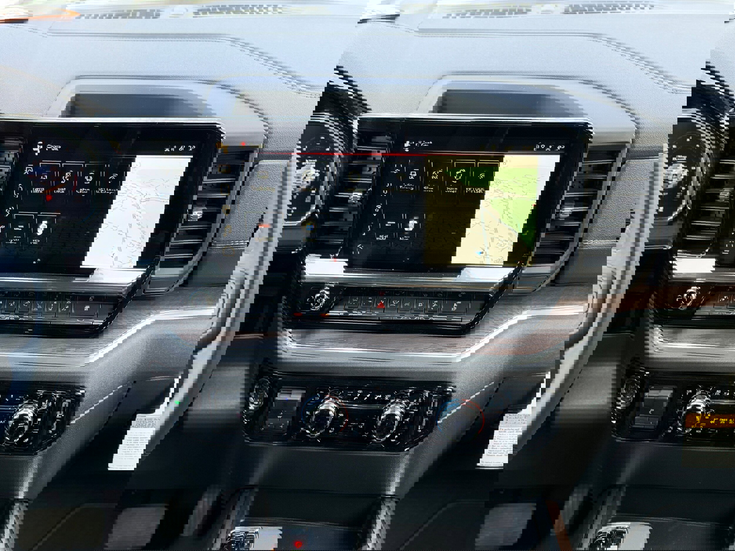 New 2026 GMC Sierra 1500 SLT w/ SLT Premium Package image 17