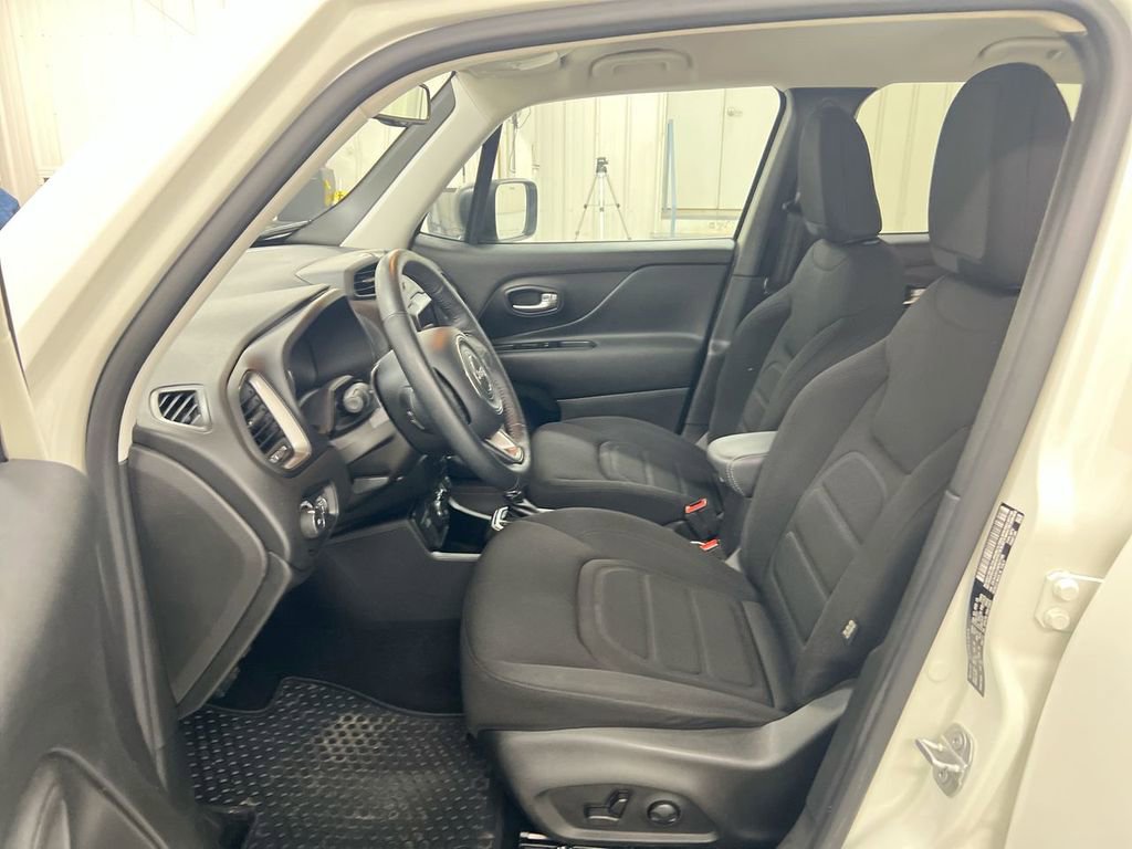 Used 2022 Jeep Renegade Latitude w/ Convenience Group image 19