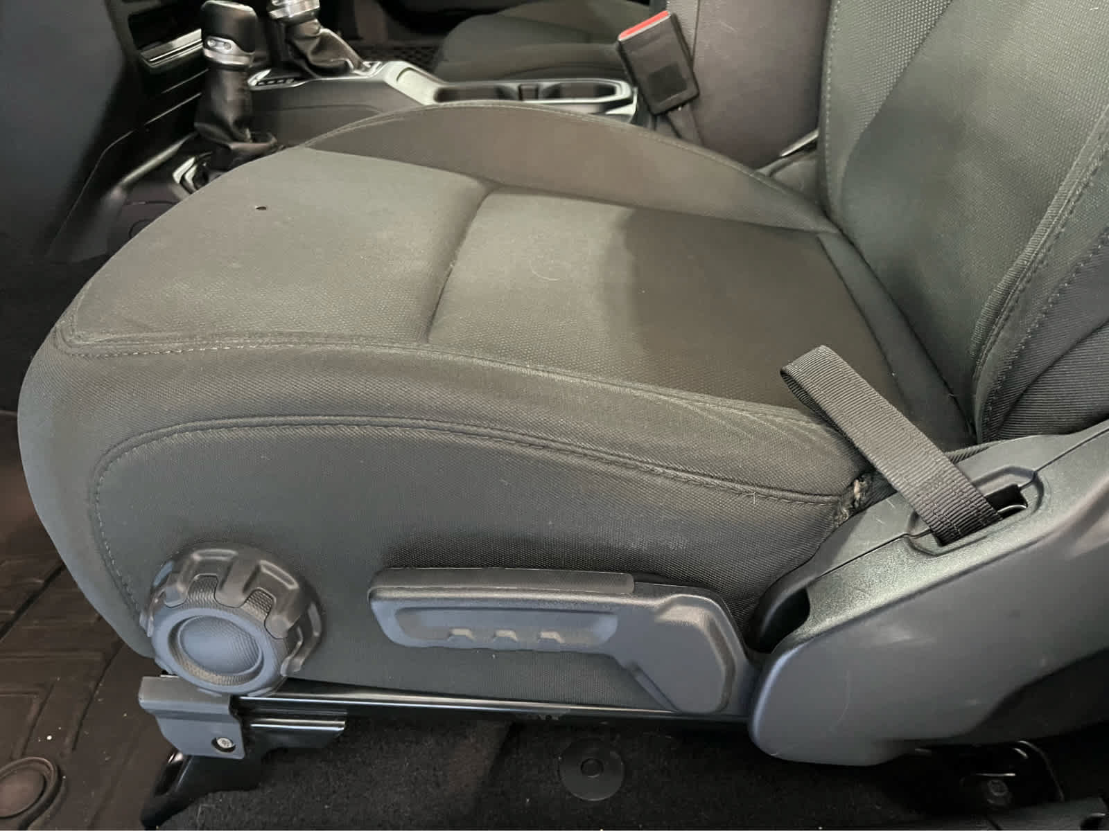 Used 2021 Jeep Wrangler Sport AWD/4WD image 18