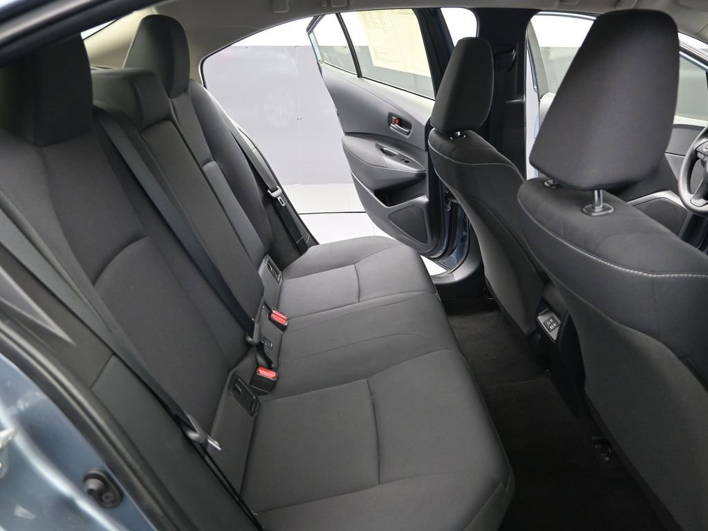 Used 2025 Toyota Corolla LE image 26