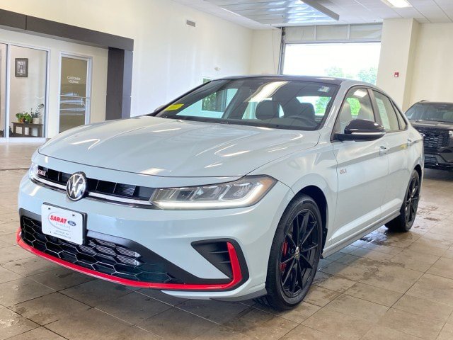 Used 2026 Volkswagen Jetta GLI Autobahn FWD image 4