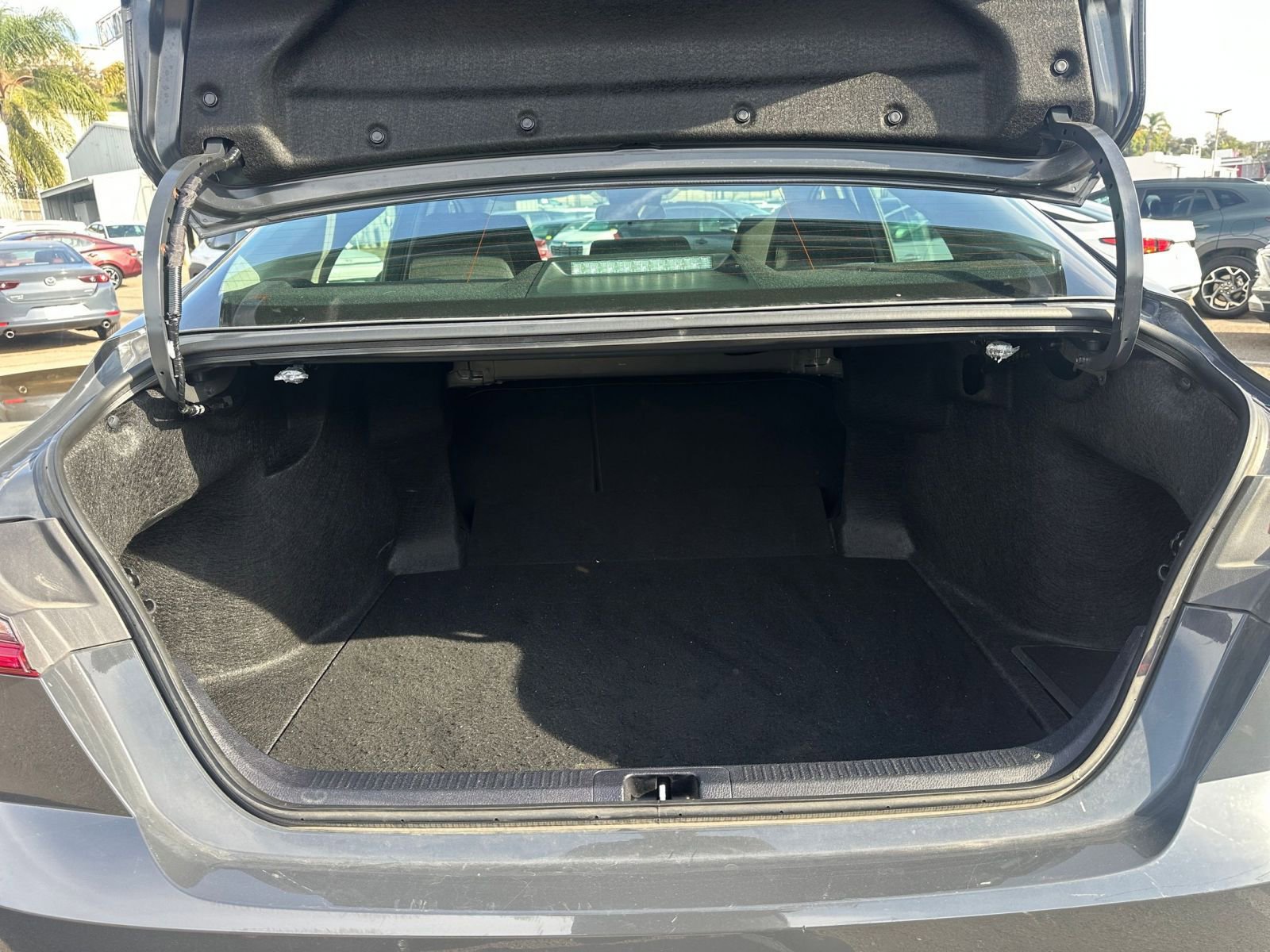 Used 2025 Toyota Camry LE image 30