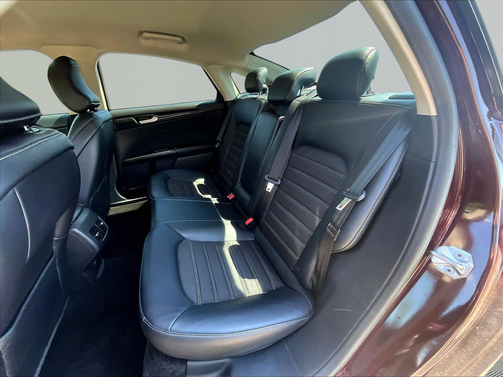 Used 2018 Ford Fusion SE w/ Equipment Group 201A FWD image 22