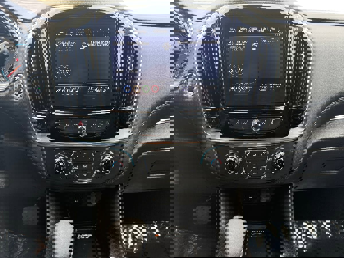 Used 2023 Chevrolet Traverse LT image 13