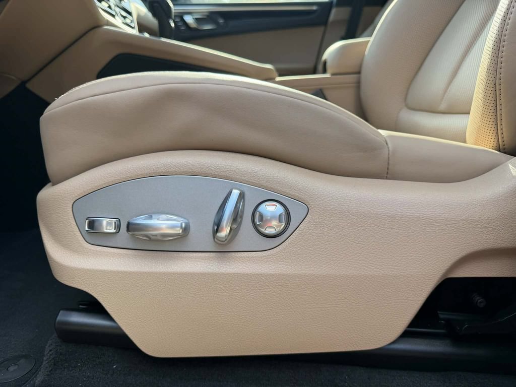 New 2026 Porsche Macan AWD/4WD image 14