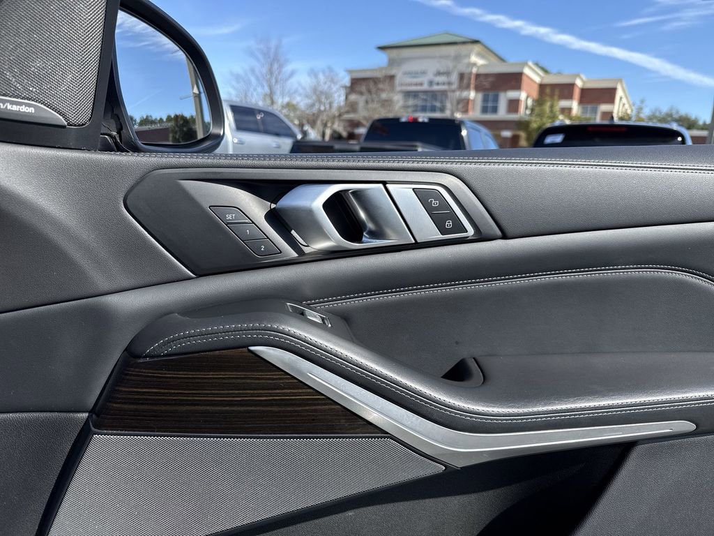 Used 2023 BMW X7 xDrive40i image 27