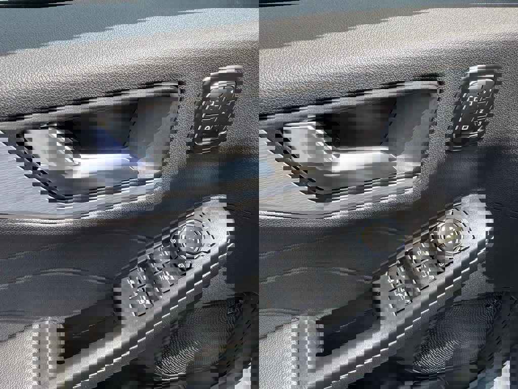 New 2025 Ford Escape SE w/ PHEV Premium Package image 25