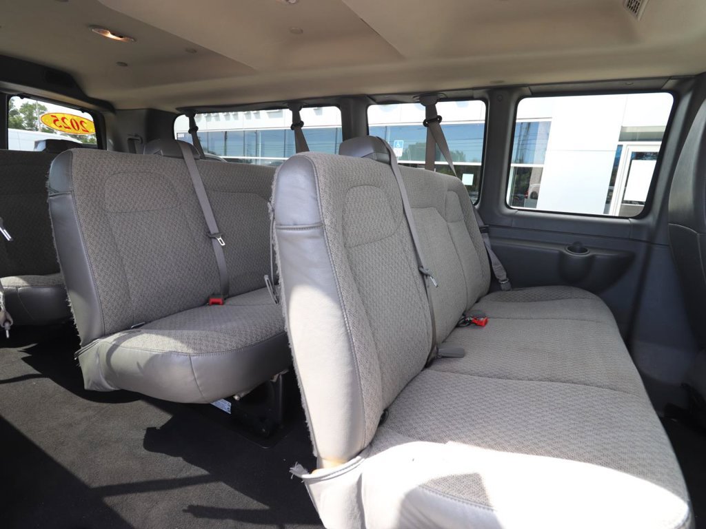 Used 2025 Chevrolet Express 3500 LT w/ LT Preferred Equipment Group RWD image 9