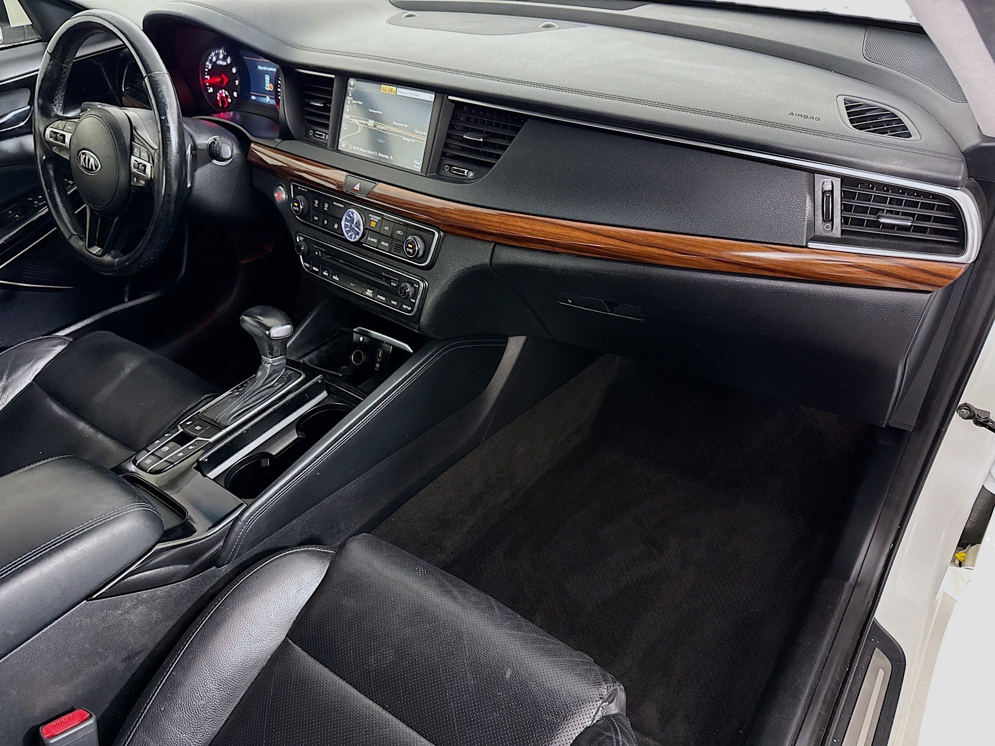 Used 2017 Kia Cadenza Technology image 30