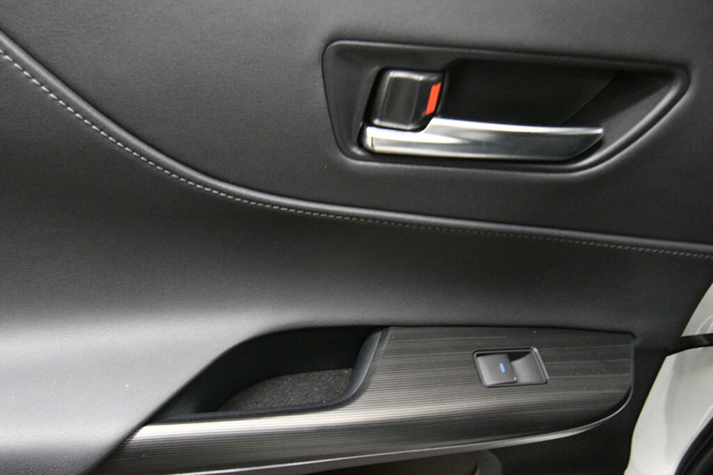 Used 2021 Toyota Venza XLE w/ Softex Package image 21