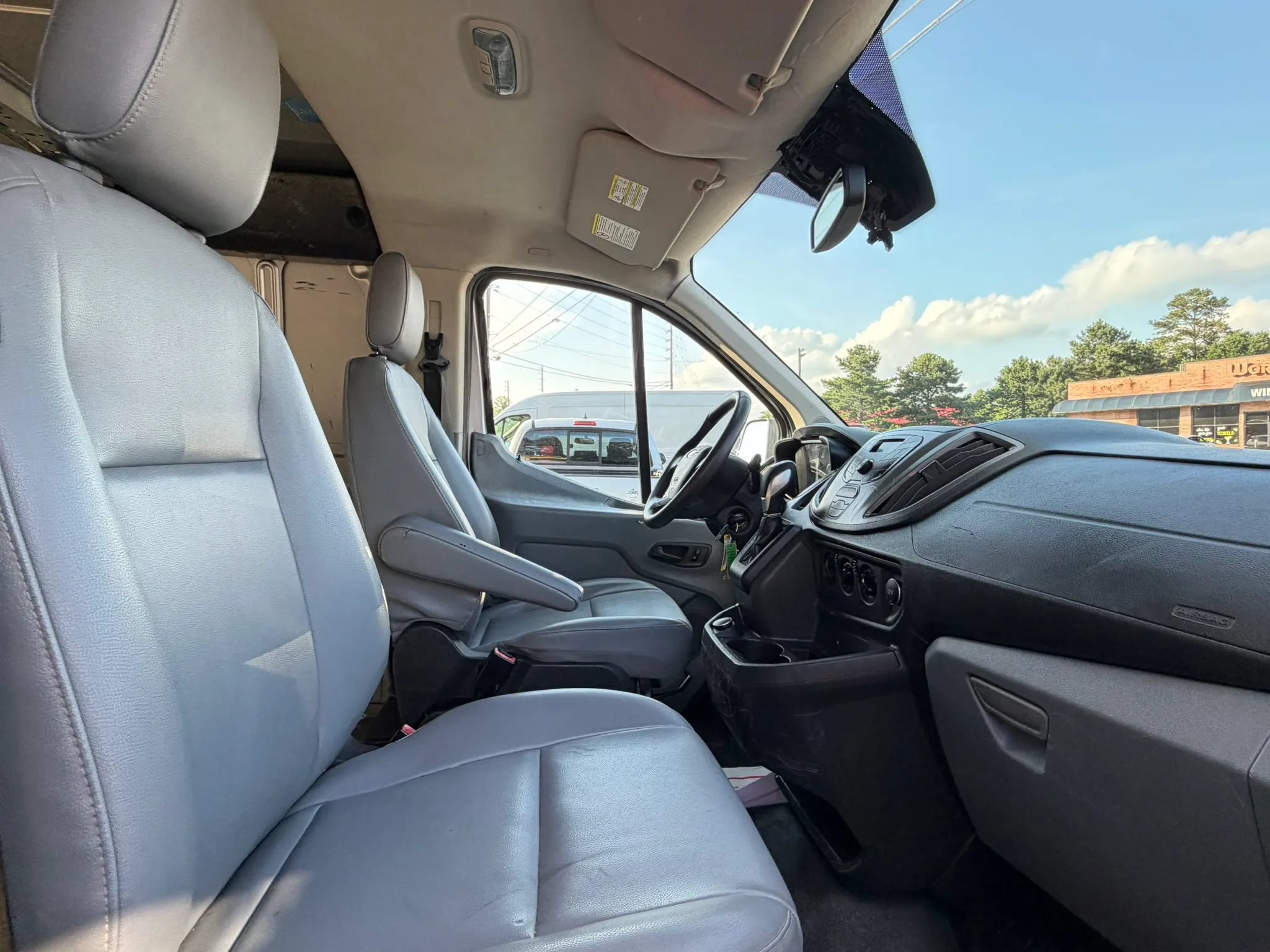 Used 2017 Ford Transit 150 130 Low Roof RWD image 17