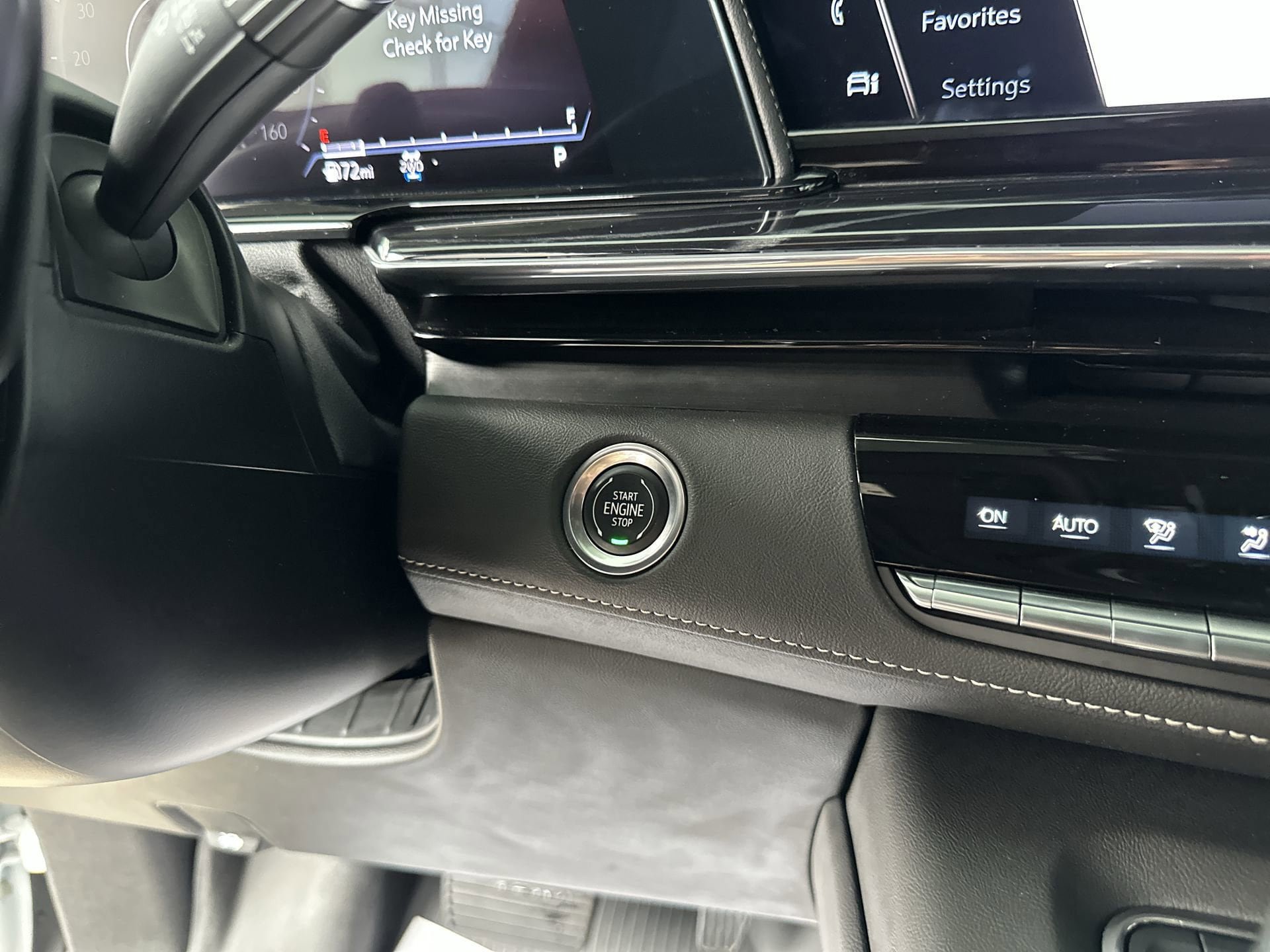 Used 2023 Cadillac Escalade Sport w/ LPO, ONYX Package AWD/4WD image 17