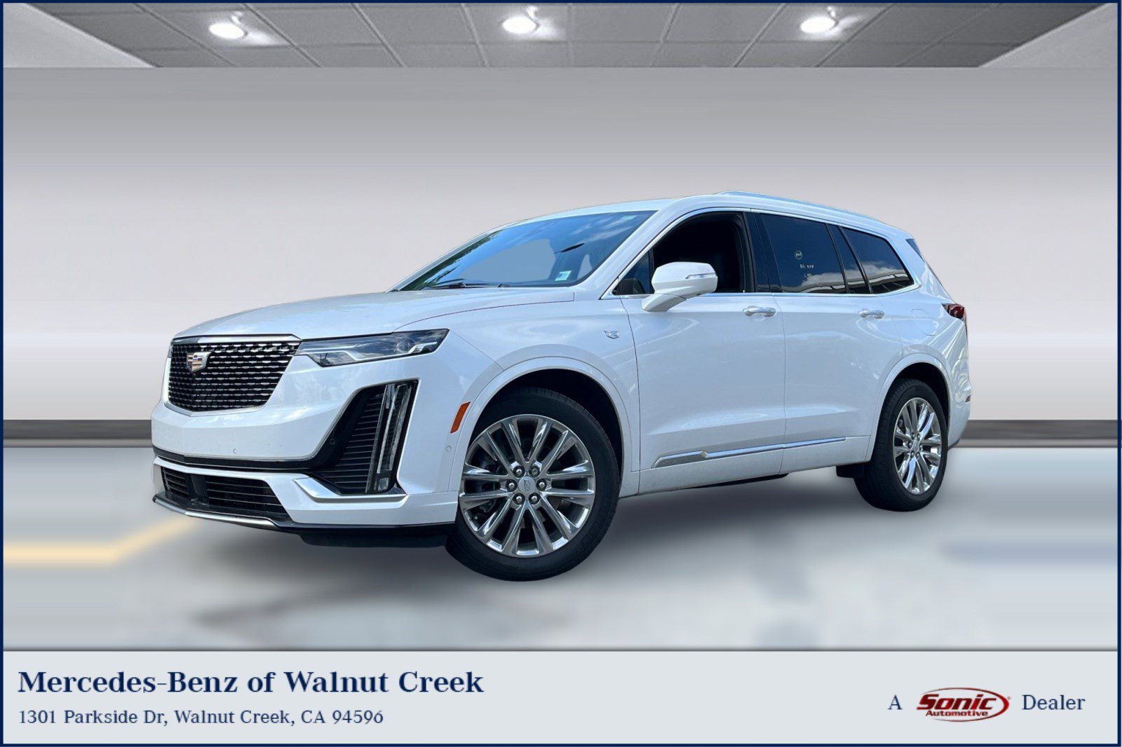Used 2021 Cadillac XT6 Premium Luxury FWD image 1