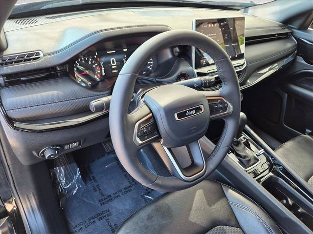 Used 2026 Jeep Compass Latitude AWD/4WD image 9