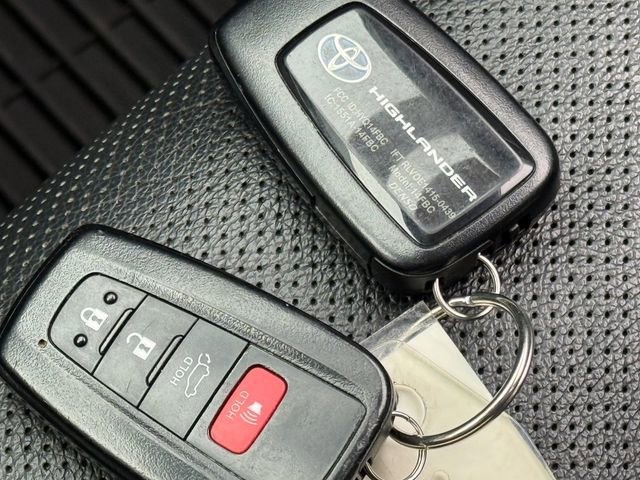 Certified 2021 Toyota Highlander Limited image 23