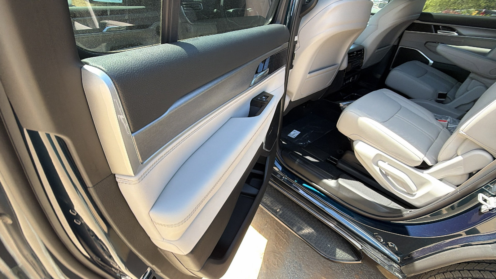 New 2026 Jeep Grand Wagoneer Limited AWD/4WD image 18