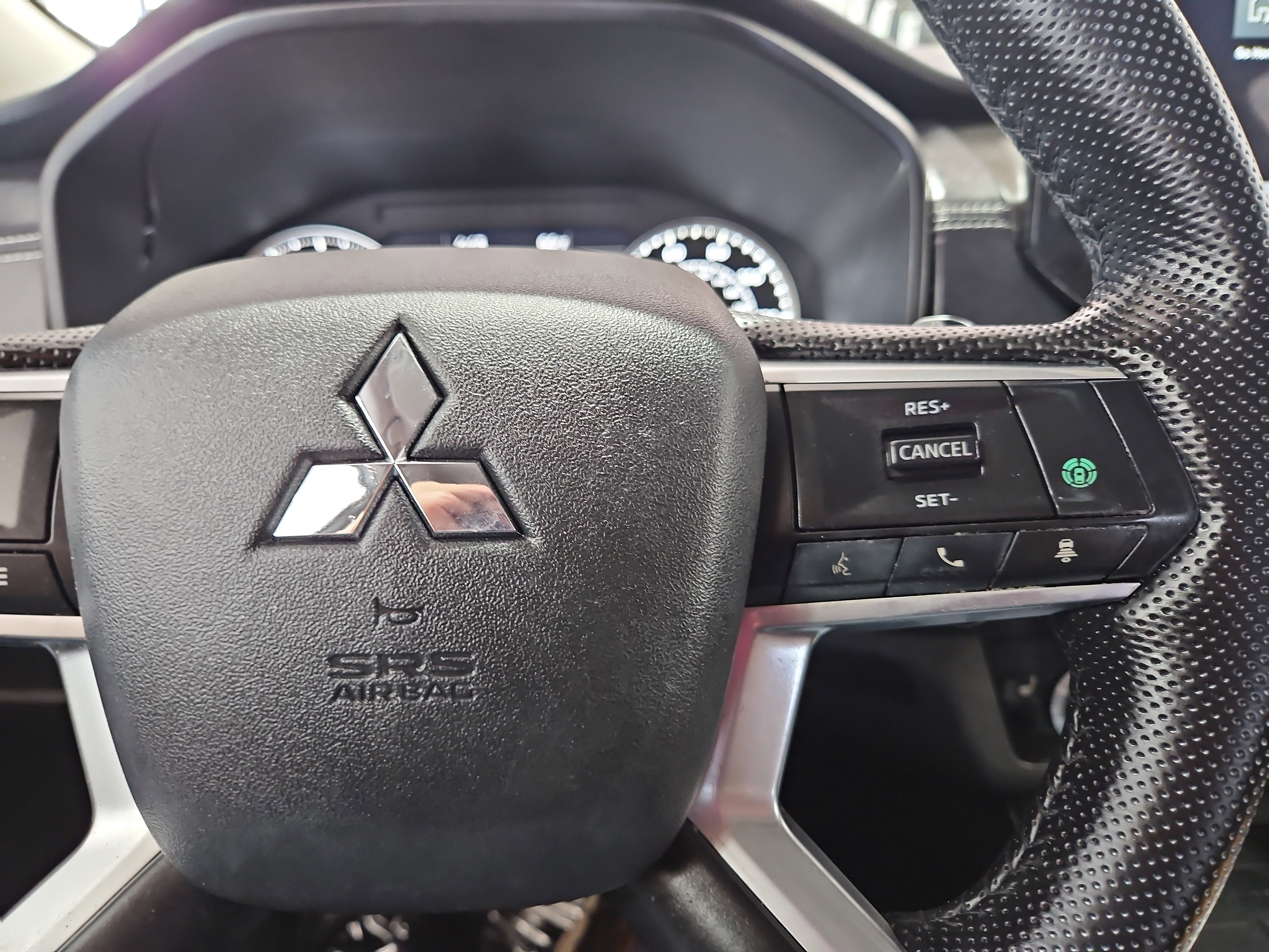 Used 2023 Mitsubishi Outlander SE image 22