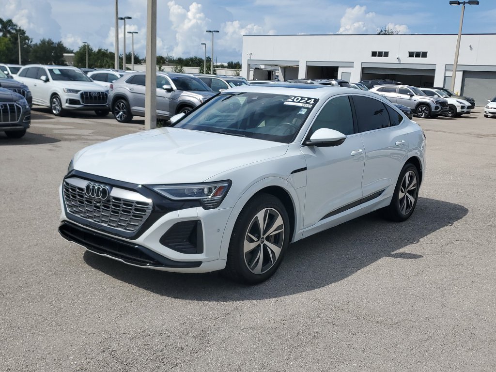 Certified 2024 Audi Q8 e-tron Premium Plus AWD/4WD image 9