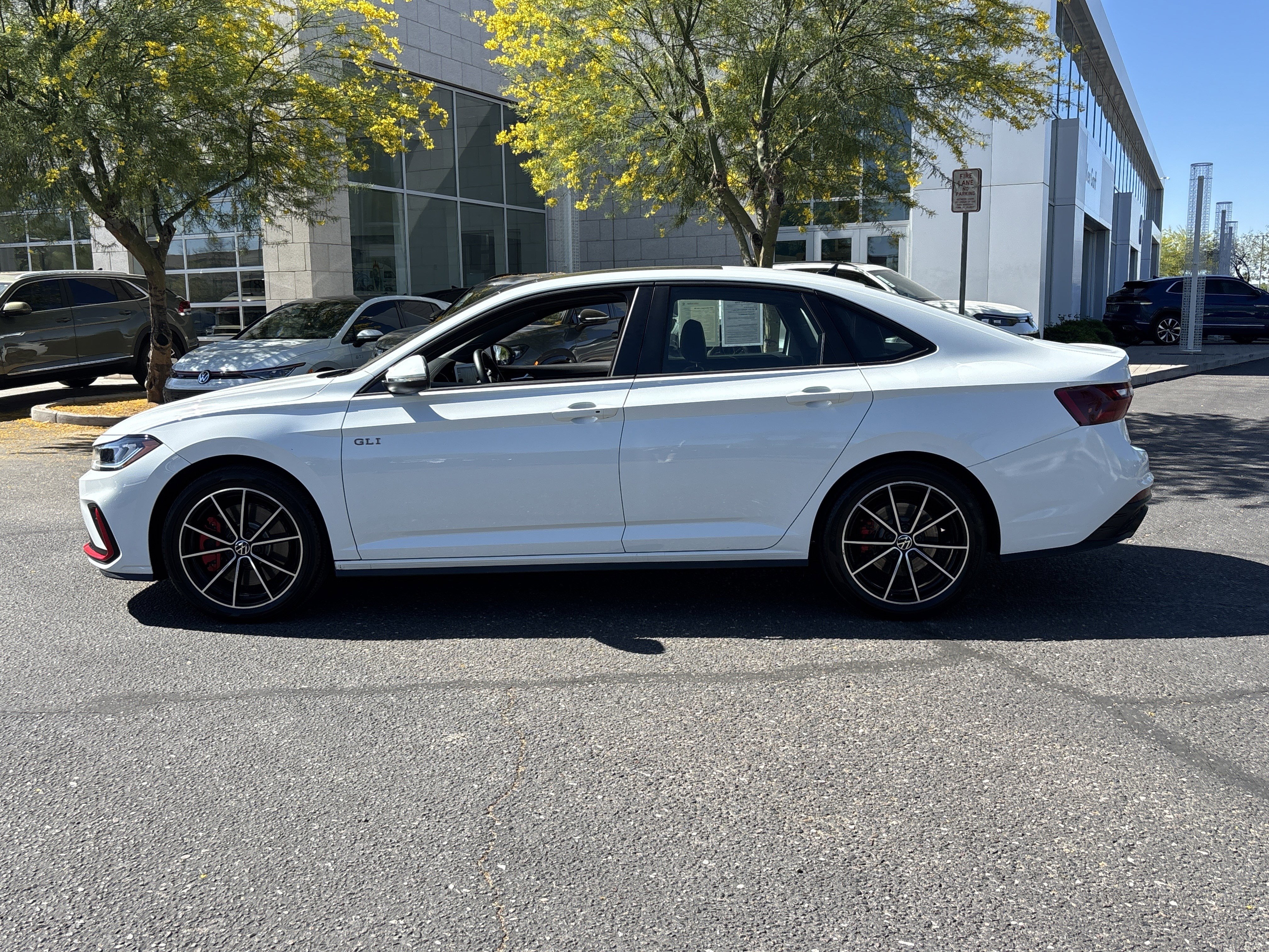 Used 2025 Volkswagen Jetta GLI Autobahn image 2