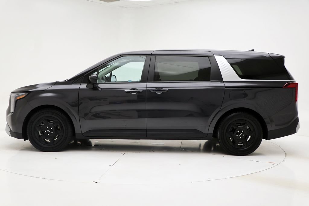 Used 2025 Kia Carnival FWD image 5