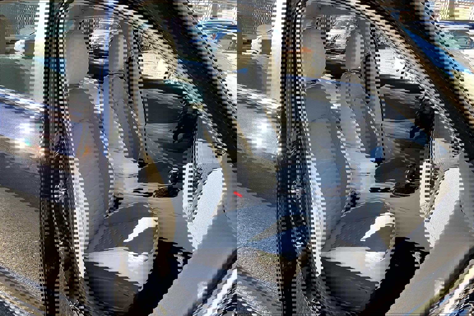 Certified 2025 Volkswagen Jetta SE w/ Black Wheel Package image 6