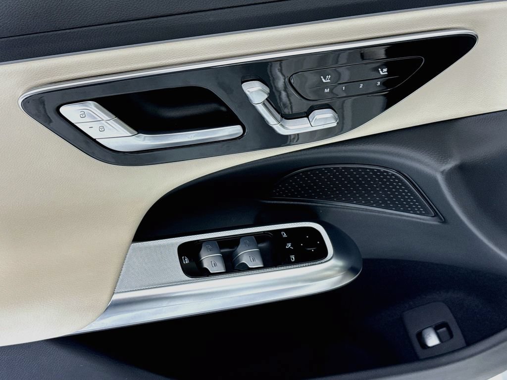 Used 2025 Mercedes-Benz E 350 Sedan image 23