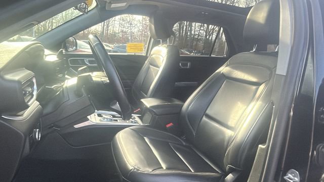 Used 2023 Ford Explorer XLT image 34