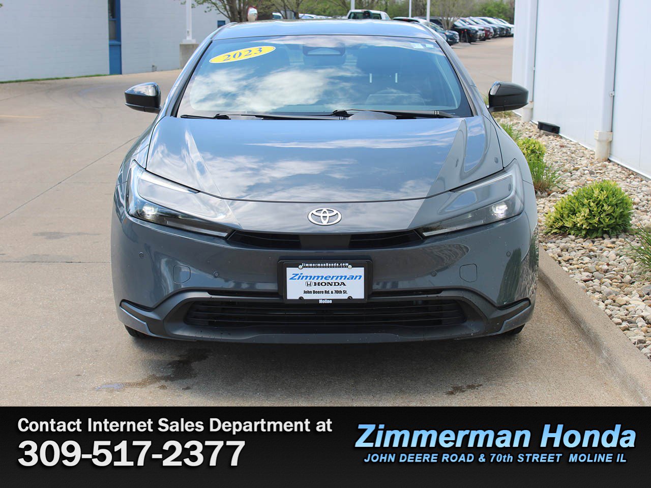 Used 2023 Toyota Prius LE FWD image 4