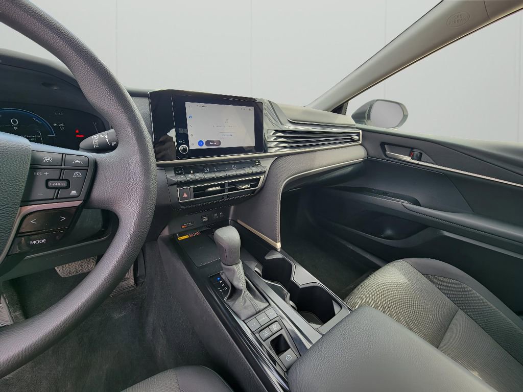 Used 2025 Toyota Camry LE image 17