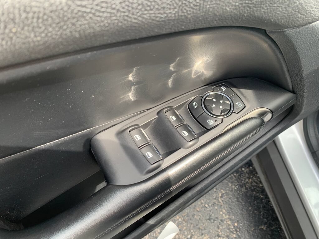 Used 2015 Lincoln MKC FWD w/ Equipment Group 101A Select image 13